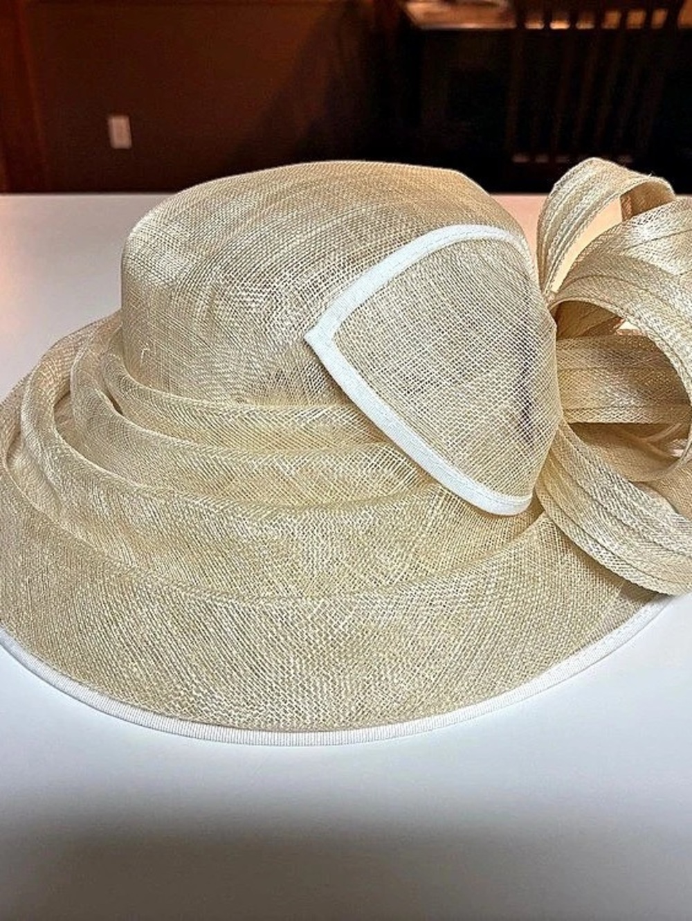 Cream Bow Hat Like New